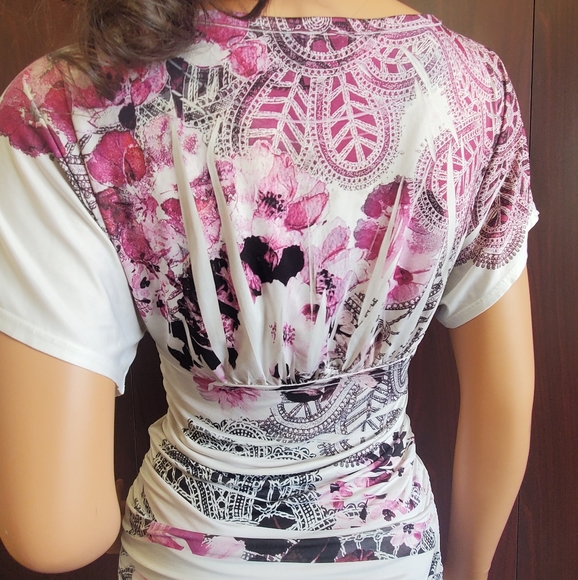 Pretty Vibrant Colored Multi-printed Short Sleeve Blouse - Picture 10 of 11